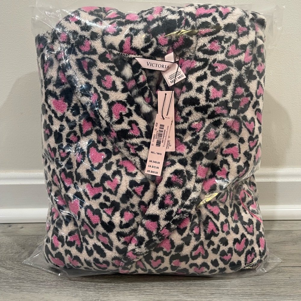 Victoria's Secret Pink and Black Heart Print Robe